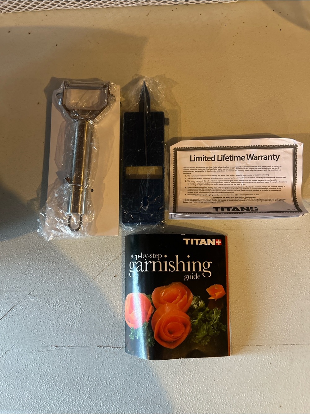 NWT Titan Garnishing Guide with Peeler and Accessories and directions